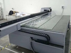 uv平板打印机白彩对位及套色问题解决办法