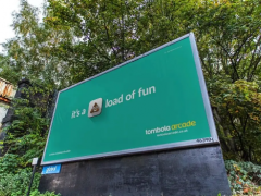 户外广告易褪色的原因及解决方法