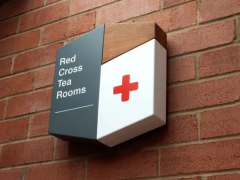 如何避免城市标识标牌残缺不全？